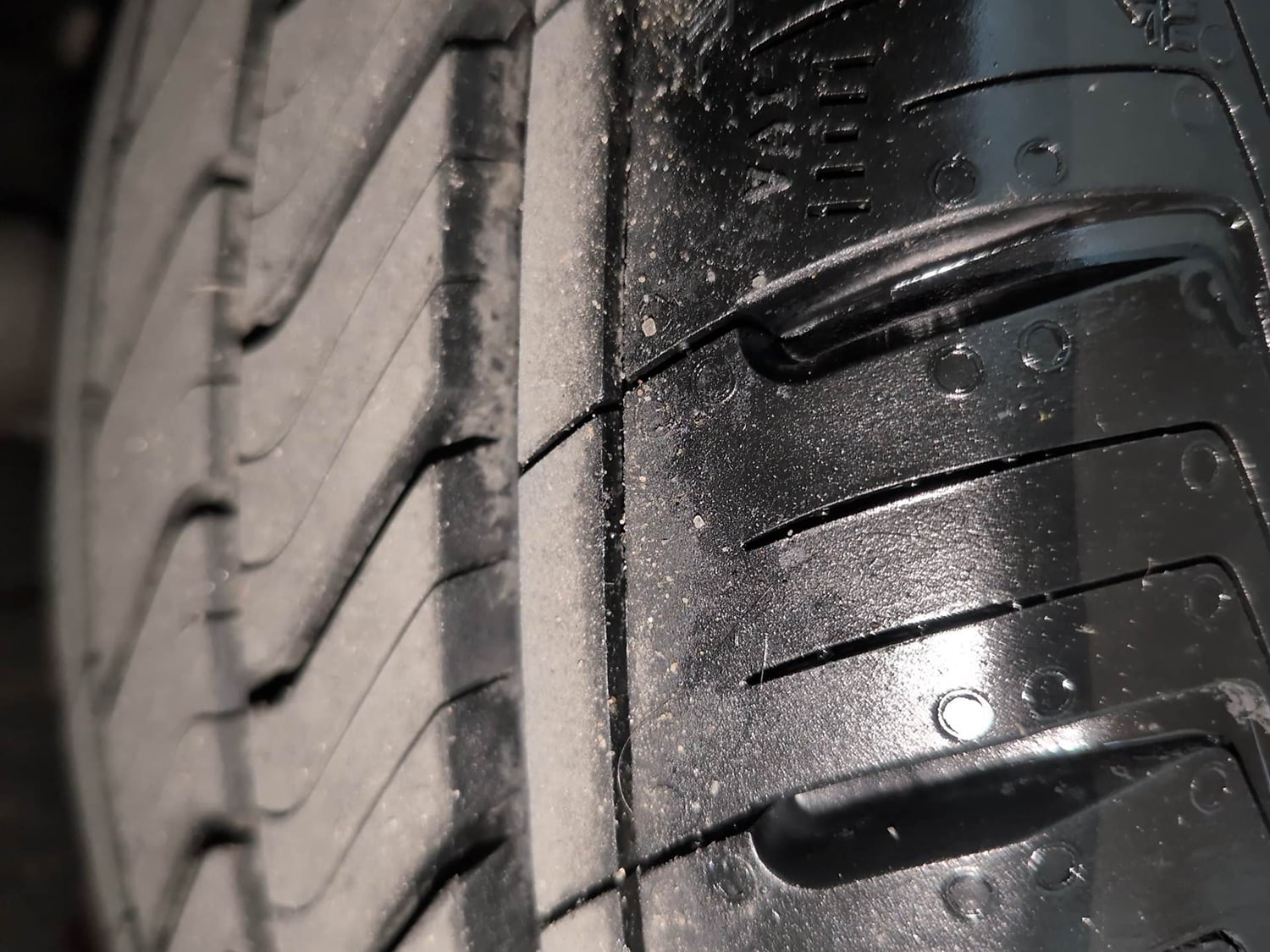 Used 2020 Ford Freestyle Titanium 1.2 Ti-VCT Petrol Manual tyres LEFT REAR TYRE TREAD VIEW