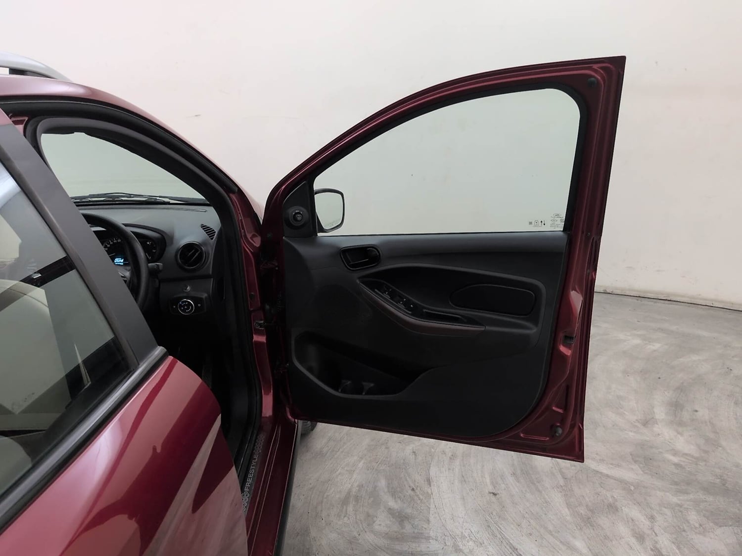 Used 2020 Ford Freestyle Titanium 1.2 Ti-VCT Petrol Manual interior RIGHT FRONT DOOR OPEN VIEW