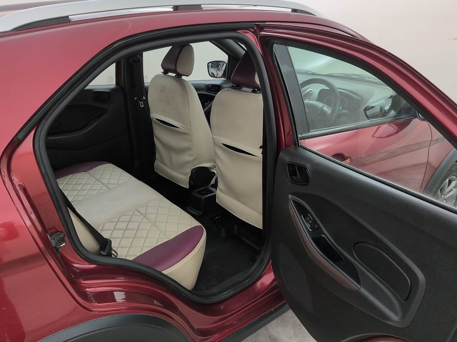 Used 2020 Ford Freestyle Titanium 1.2 Ti-VCT Petrol Manual interior RIGHT SIDE REAR DOOR CABIN VIEW