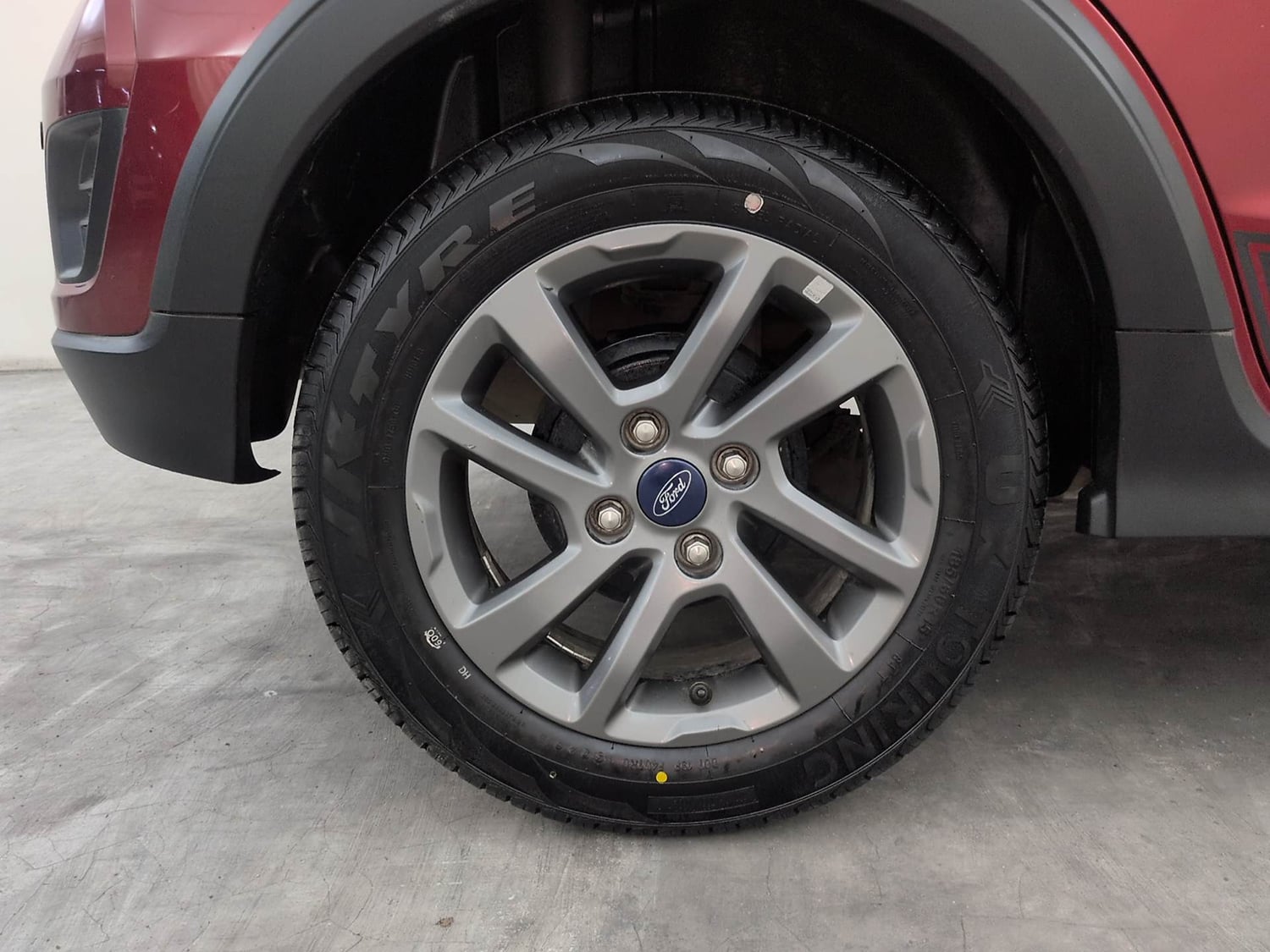 Used 2020 Ford Freestyle Titanium 1.2 Ti-VCT Petrol Manual tyres RIGHT REAR TYRE RIM VIEW