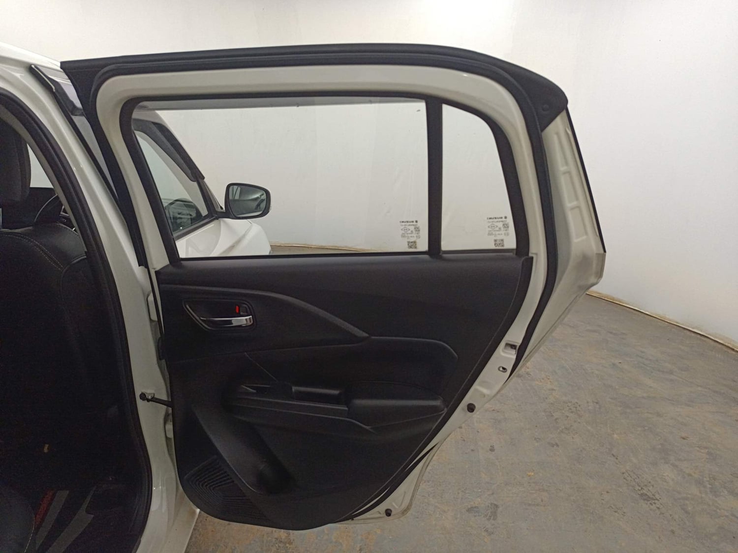 Used 2025 Maruti Suzuki Swift VXi (O) AMT Petrol Automatic interior RIGHT REAR DOOR OPEN VIEW