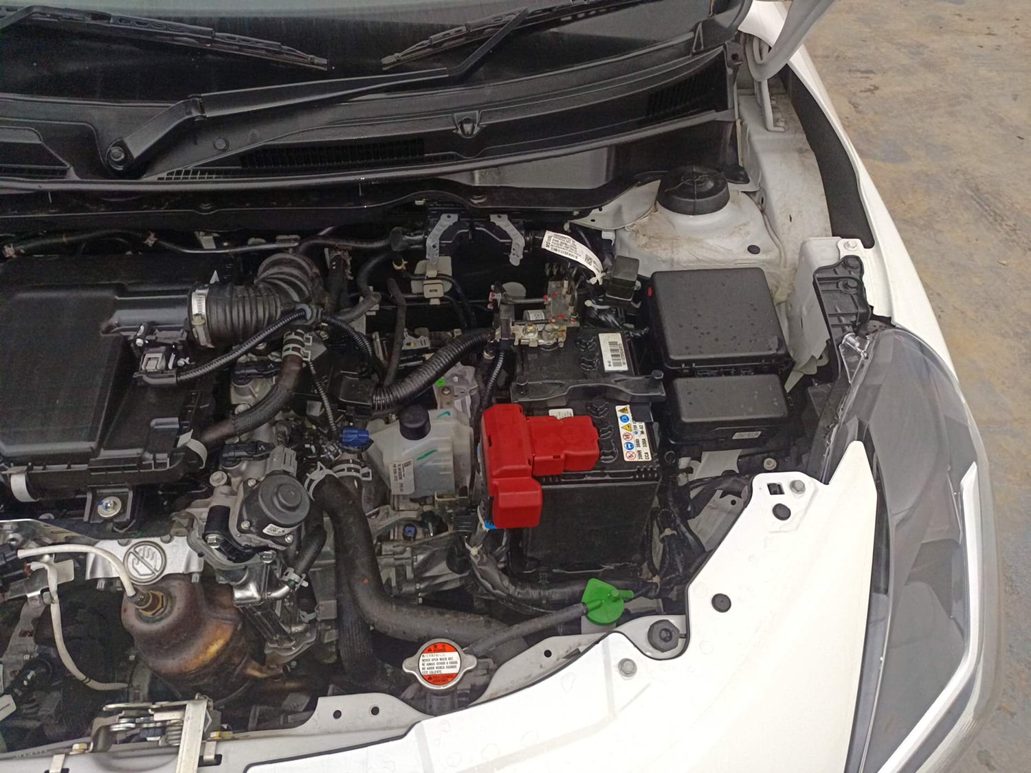 Used 2025 Maruti Suzuki Swift VXi (O) AMT Petrol Automatic engine ENGINE LEFT SIDE VIEW