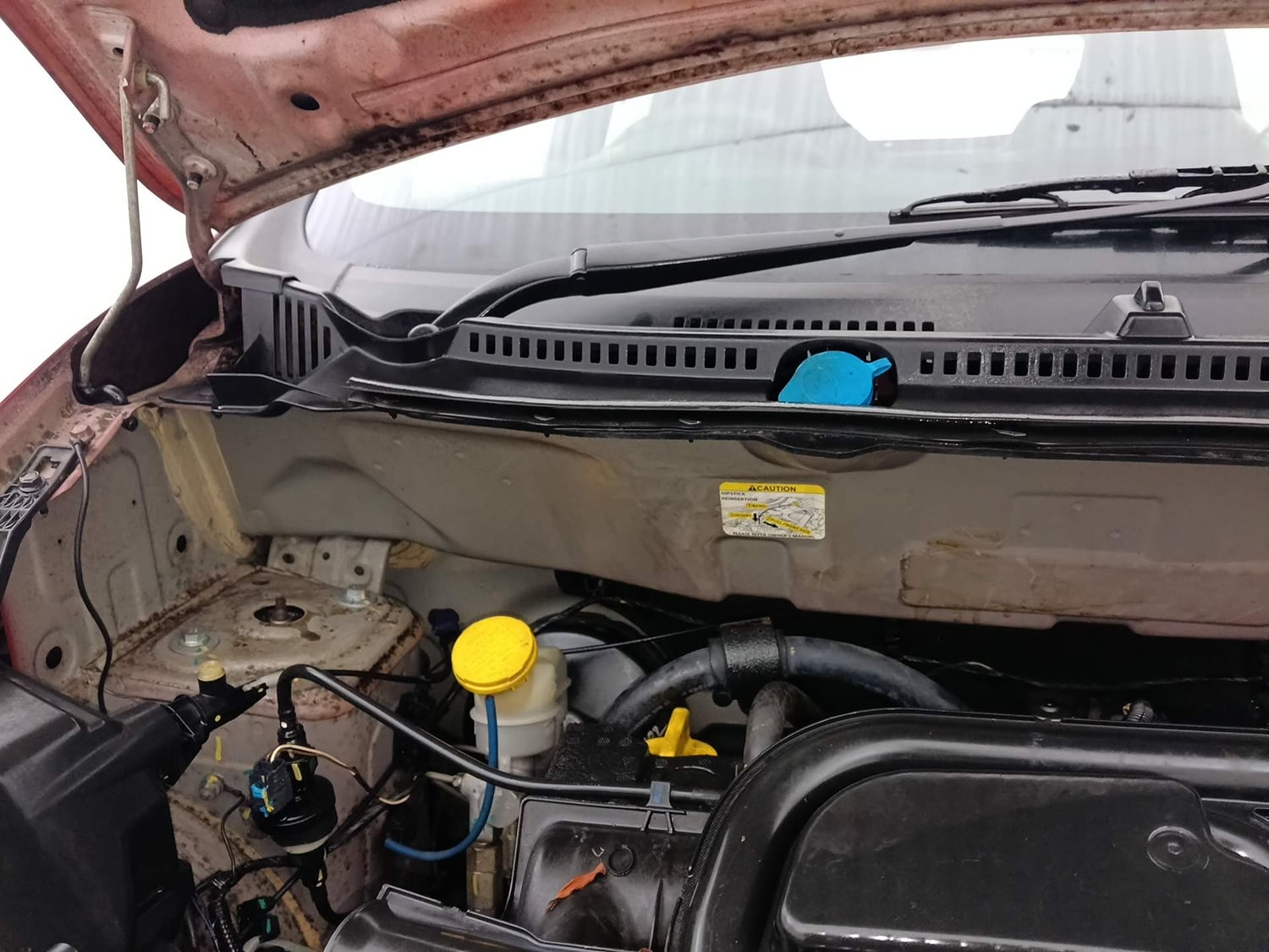 Used 2018 Datsun Redi-GO T(O) 1.0 AMT Petrol Automatic engine ENGINE RIGHT SIDE HINGE & APRON VIEW