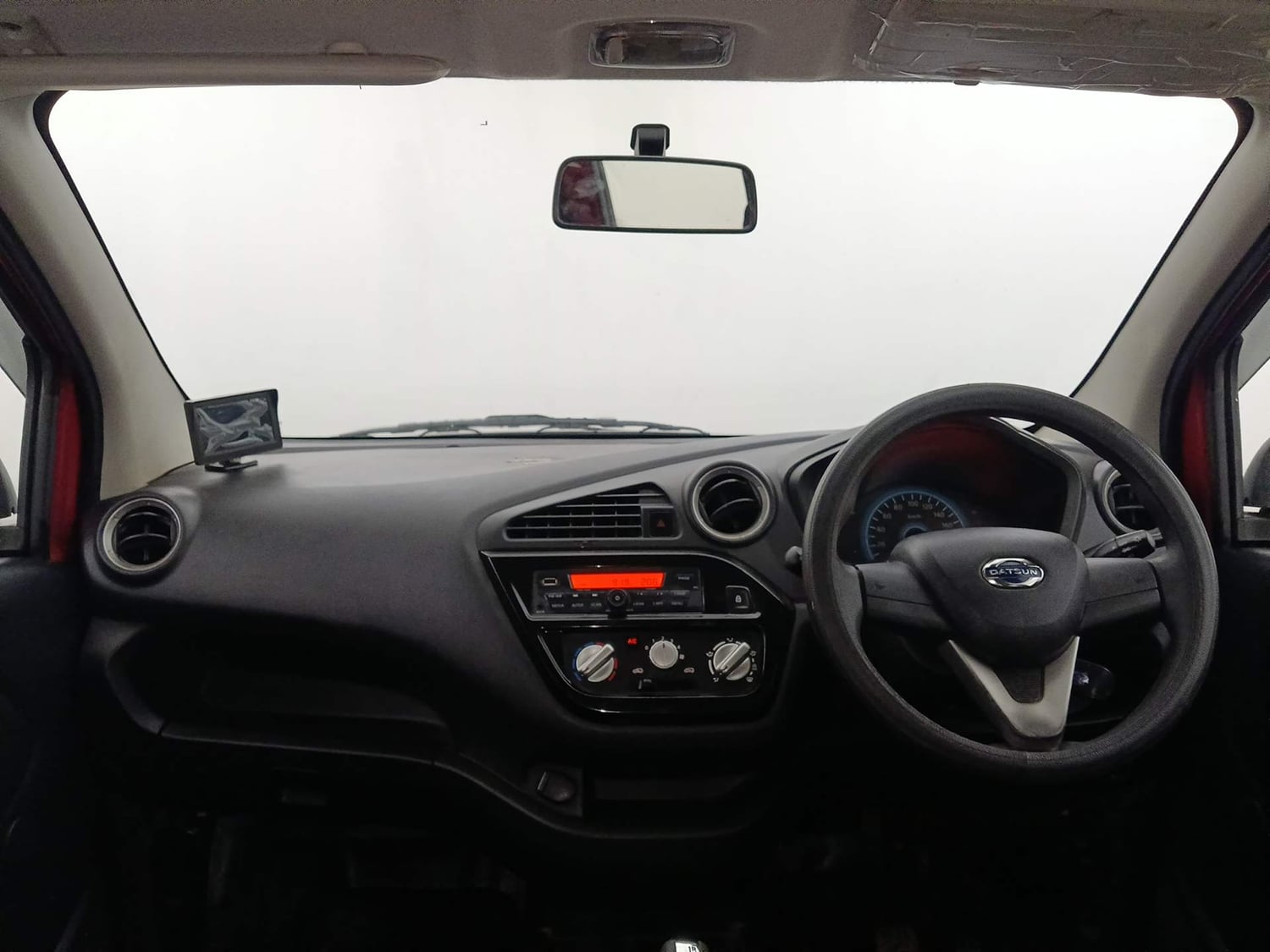 Used 2018 Datsun Redi-GO T(O) 1.0 AMT Petrol Automatic interior DASHBOARD VIEW