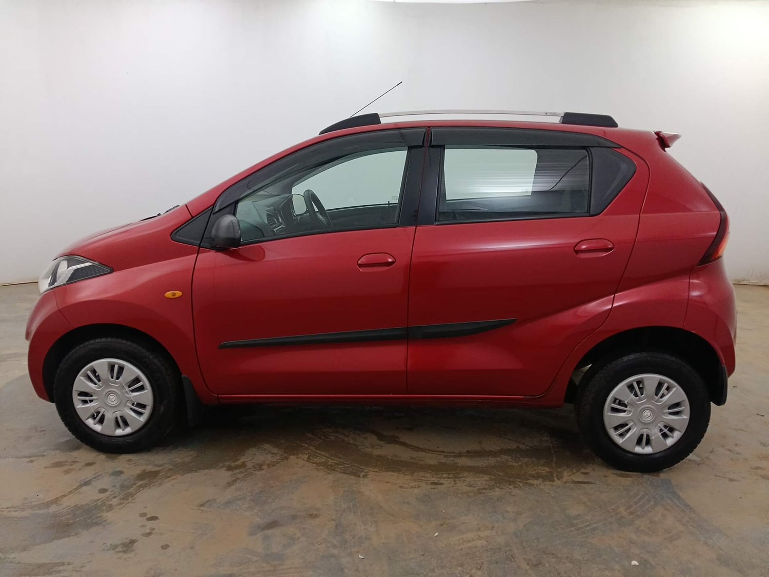 Used 2018 Datsun Redi-GO T(O) 1.0 AMT Petrol Automatic exterior LEFT SIDE VIEW