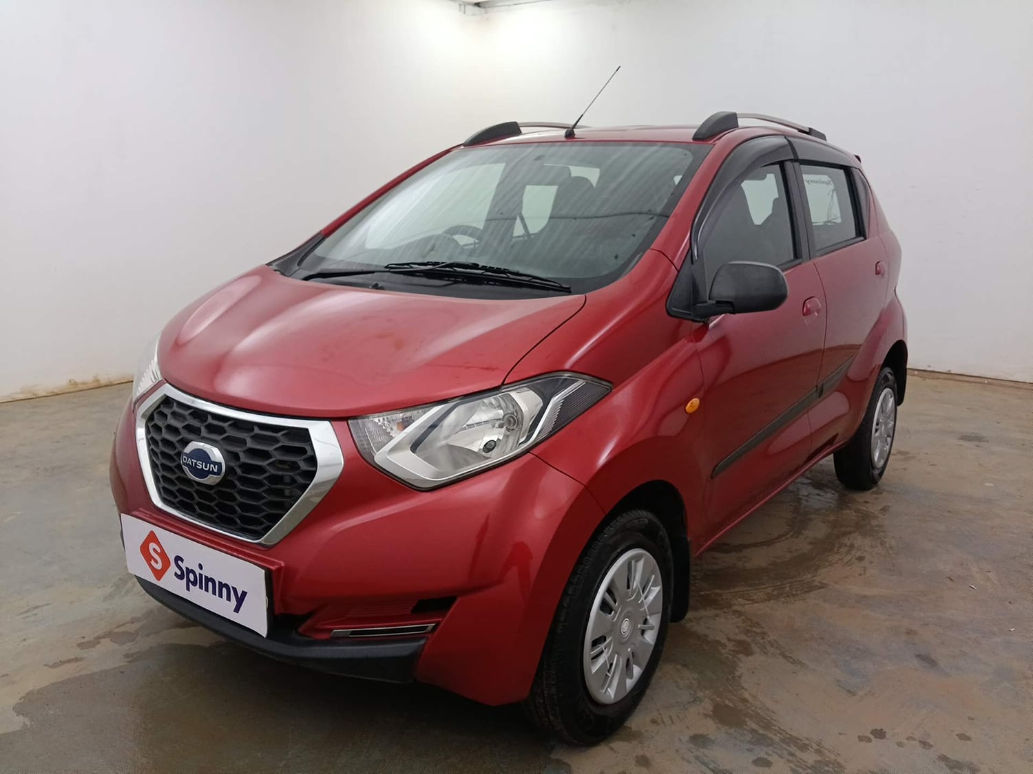 Used 2018 Datsun Redi-GO T(O) 1.0 AMT Petrol Automatic exterior LEFT FRONT CORNER VIEW
