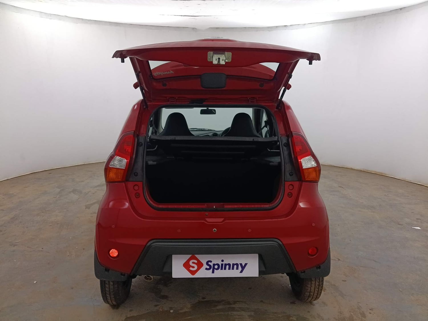 Used 2018 Datsun Redi-GO T(O) 1.0 AMT Petrol Automatic interior DICKY DOOR OPEN VIEW