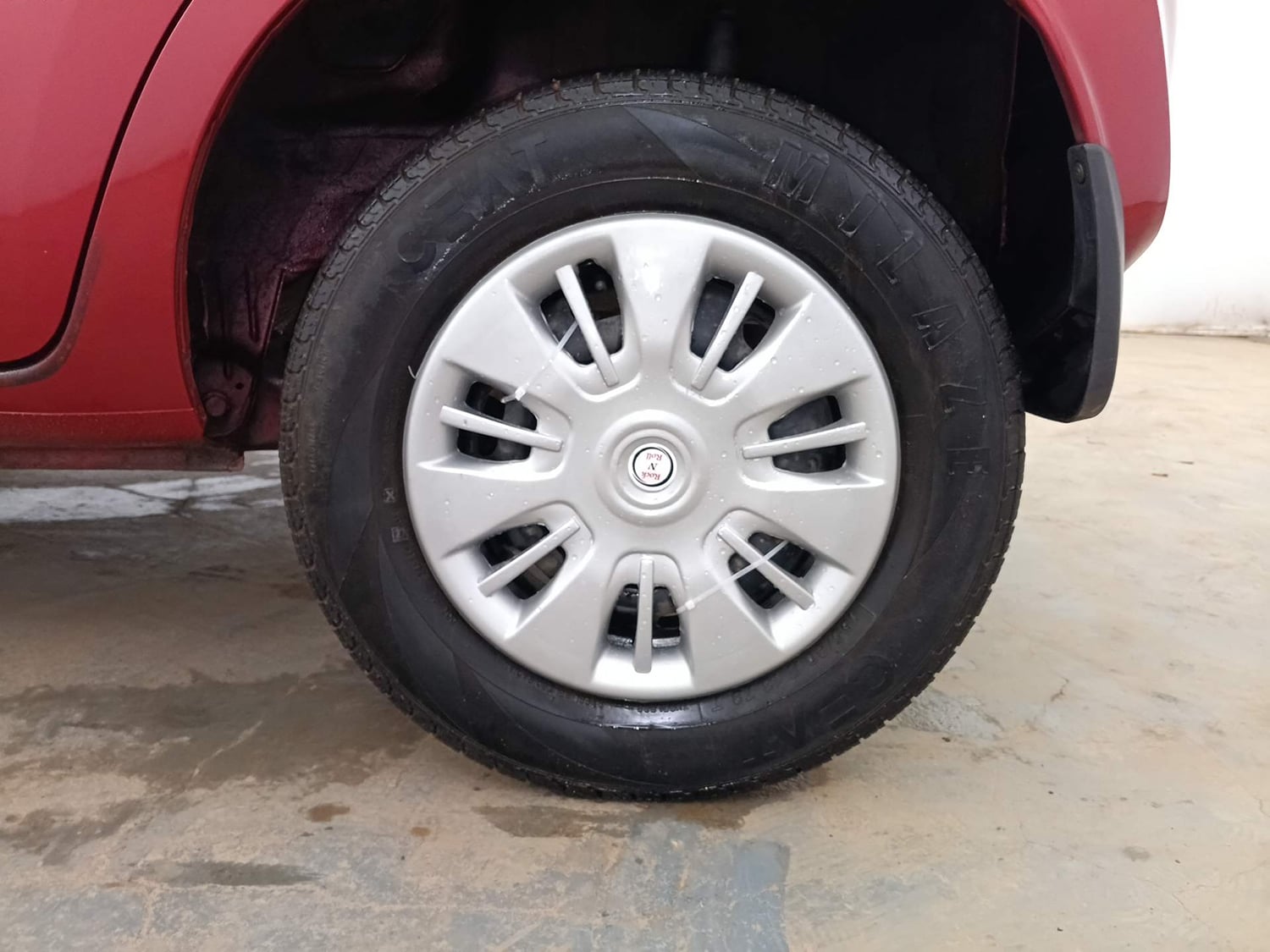 Used 2018 Datsun Redi-GO T(O) 1.0 AMT Petrol Automatic tyres LEFT REAR TYRE RIM VIEW
