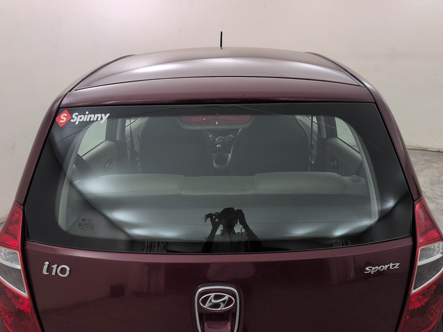 Used 2015 Hyundai i10 Sportz 1.1 iRDE2 Petrol Manual exterior BACK WINDSHIELD VIEW