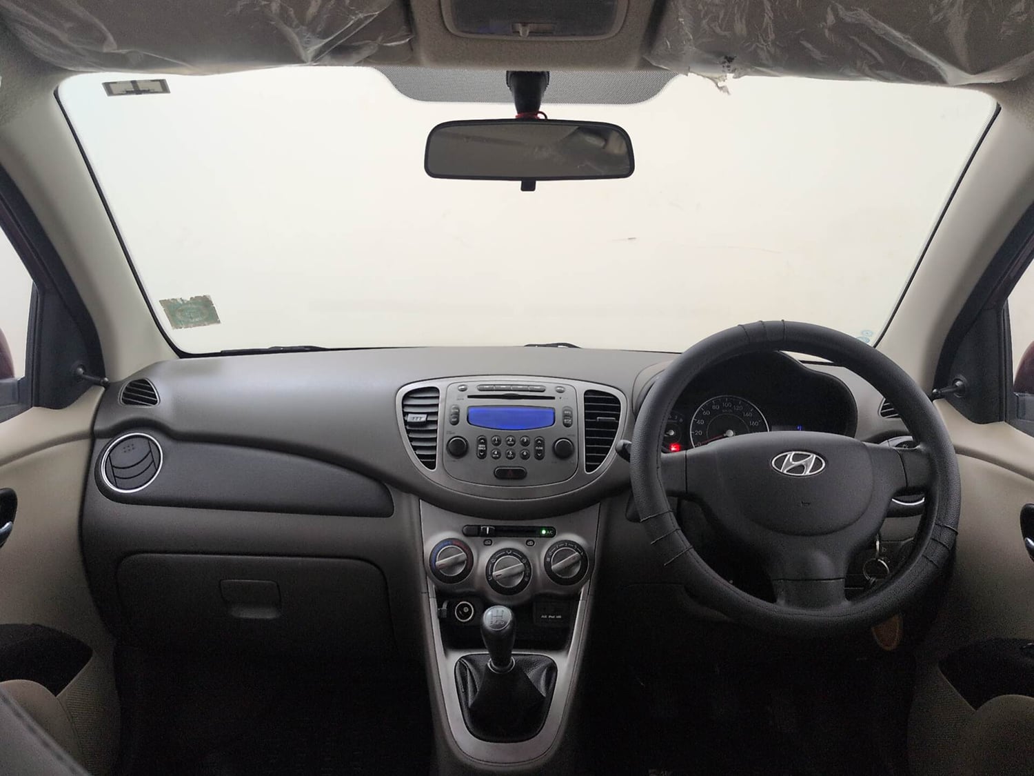 Used 2015 Hyundai i10 Sportz 1.1 iRDE2 Petrol Manual interior DASHBOARD VIEW