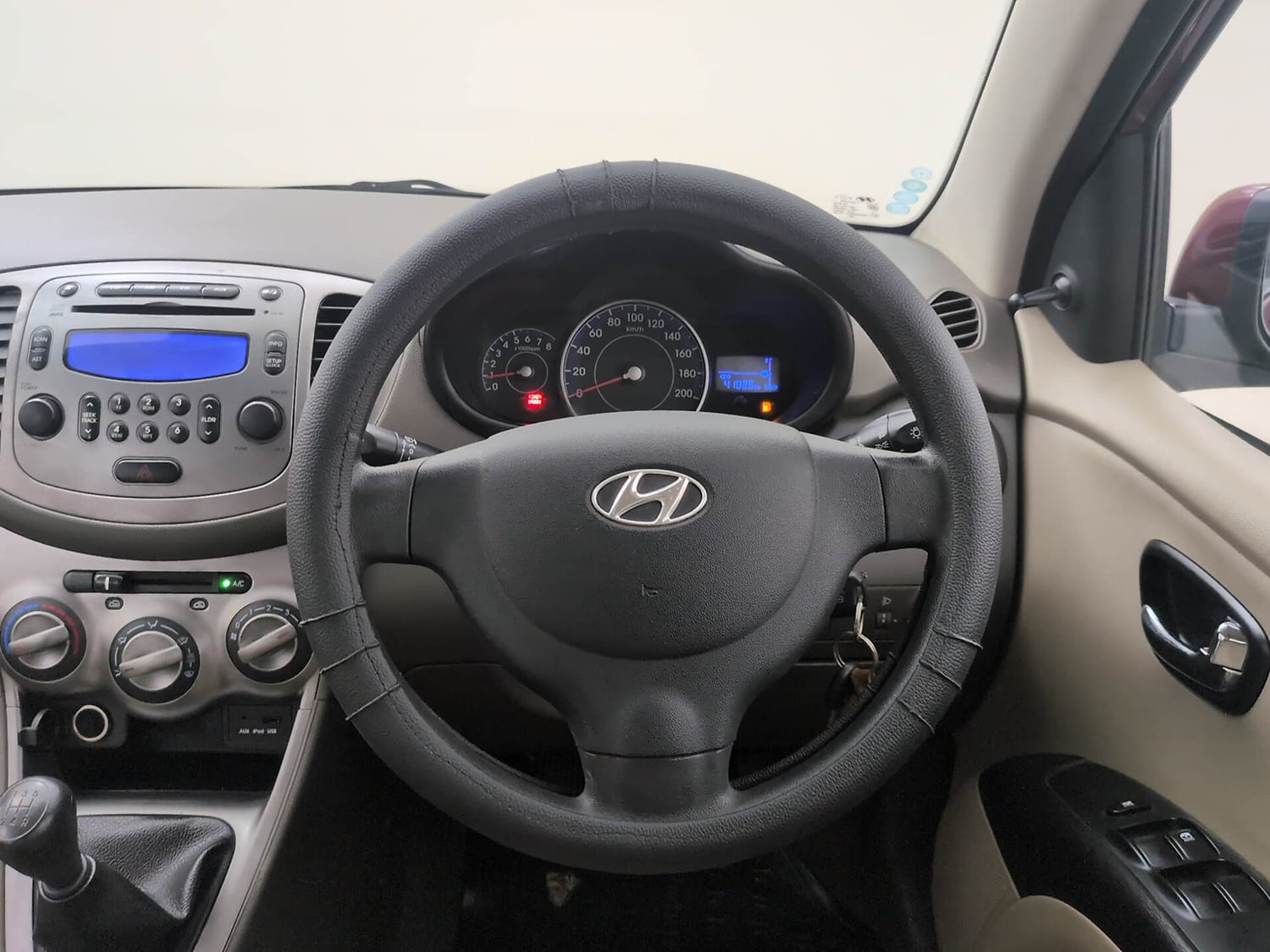 Used 2015 Hyundai i10 Sportz 1.1 iRDE2 Petrol Manual interior STEERING VIEW