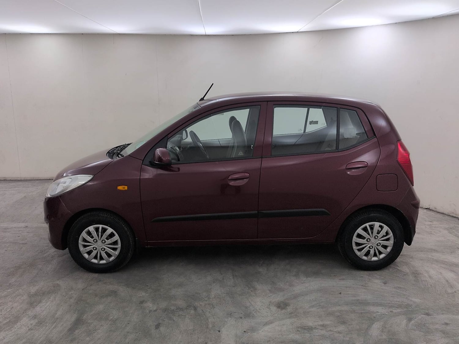 Used 2015 Hyundai i10 Sportz 1.1 iRDE2 Petrol Manual exterior LEFT SIDE VIEW