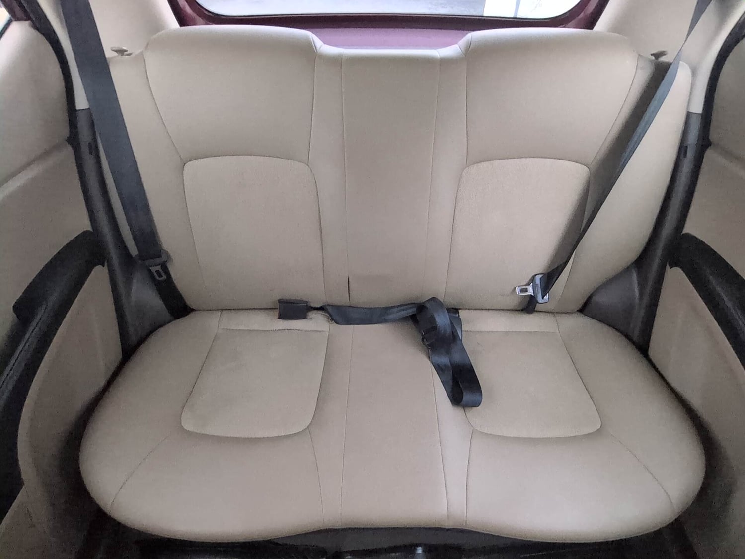 Used 2015 Hyundai i10 Sportz 1.1 iRDE2 Petrol Manual interior REAR SEAT CONDITION VIEW