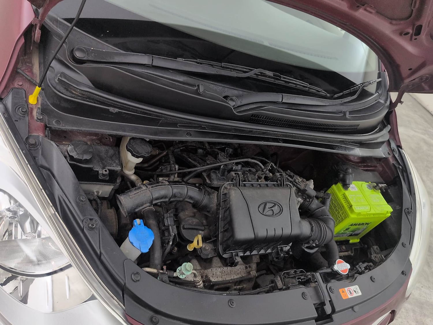 Used 2015 Hyundai i10 Sportz 1.1 iRDE2 Petrol Manual engine ENGINE RIGHT SIDE VIEW
