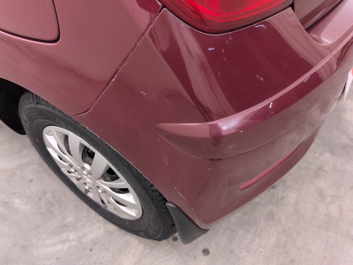Used 2015 Hyundai i10 Sportz 1.1 iRDE2 Petrol Manual dents MINOR SCRATCH