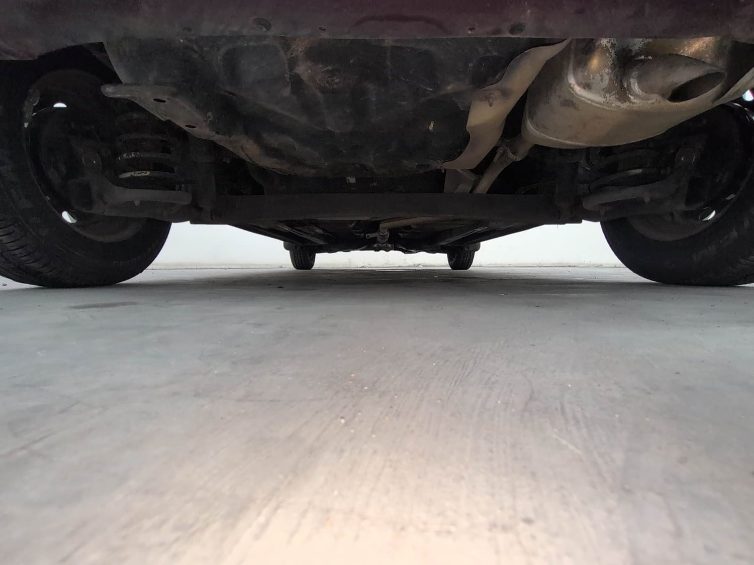 Used 2015 Hyundai i10 Sportz 1.1 iRDE2 Petrol Manual extra REAR UNDERBODY VIEW (TAKEN FROM REAR)