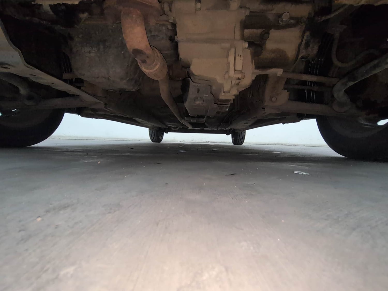 Used 2017 Hyundai Eon Era + AirBag Petrol Manual extra FRONT LEFT UNDERBODY VIEW