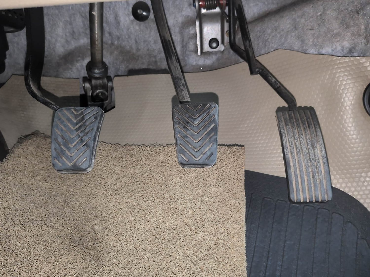 Used 2017 Hyundai Eon Era + AirBag Petrol Manual interior PEDALS VIEW