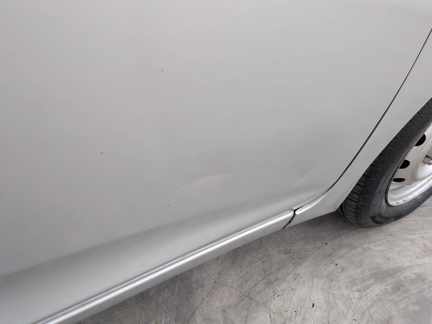 Used 2017 Hyundai Eon Era + AirBag Petrol Manual dents MINOR DENT