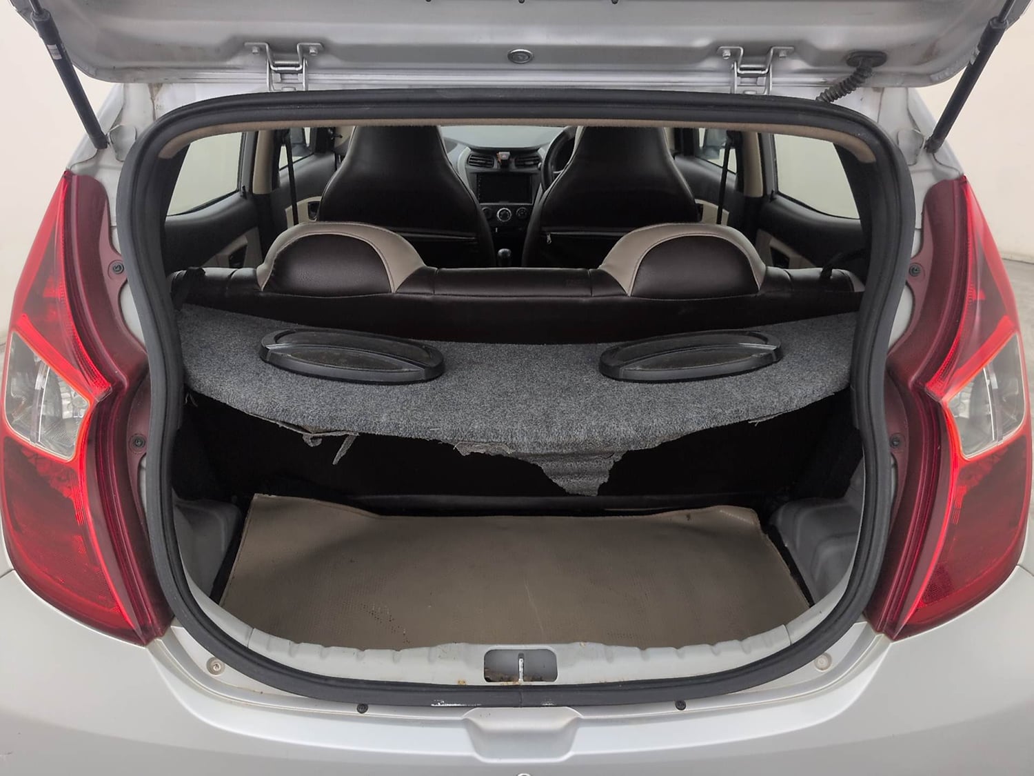 Used 2017 Hyundai Eon Era + AirBag Petrol Manual interior DICKY INSIDE VIEW