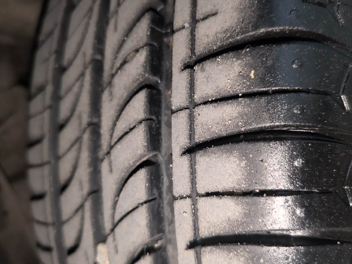 Used 2017 Hyundai Eon Era + AirBag Petrol Manual tyres LEFT REAR TYRE TREAD VIEW