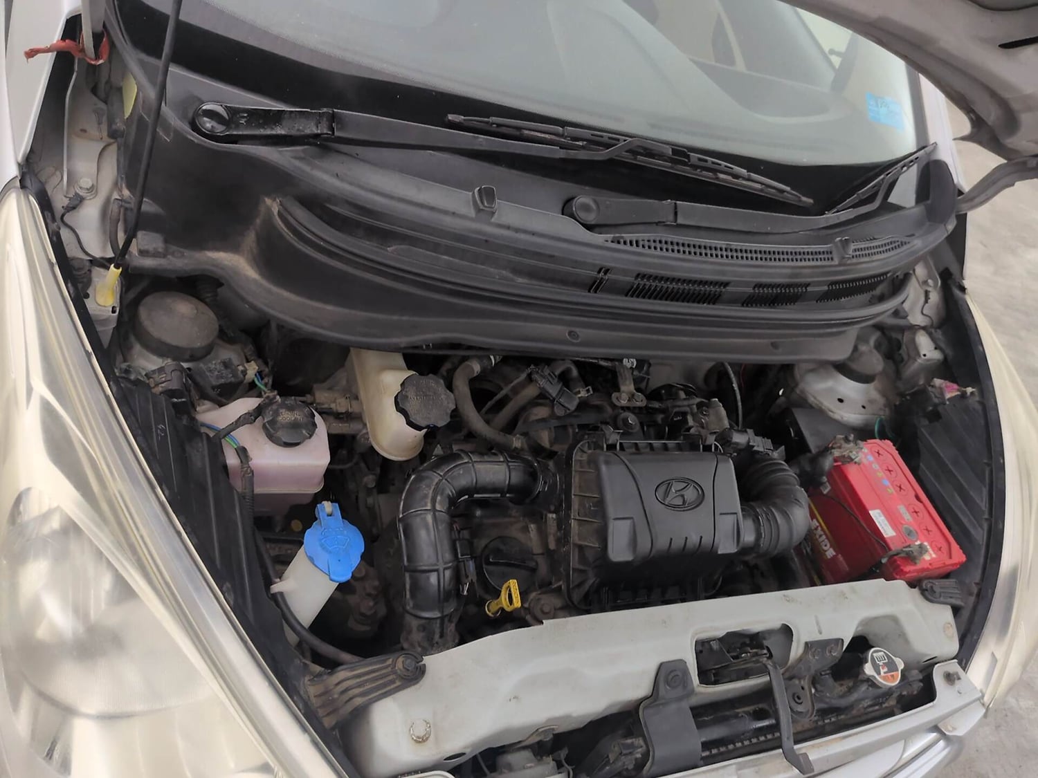 Used 2017 Hyundai Eon Era + AirBag Petrol Manual engine ENGINE RIGHT SIDE VIEW