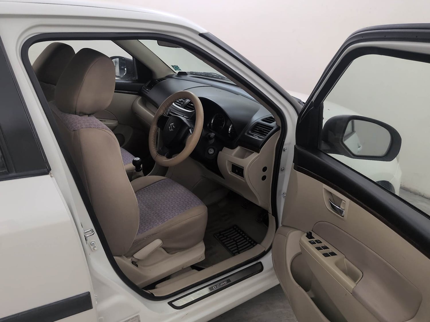 Used 2014 Maruti Suzuki Swift Dzire VDI Diesel Manual interior RIGHT SIDE FRONT DOOR CABIN VIEW