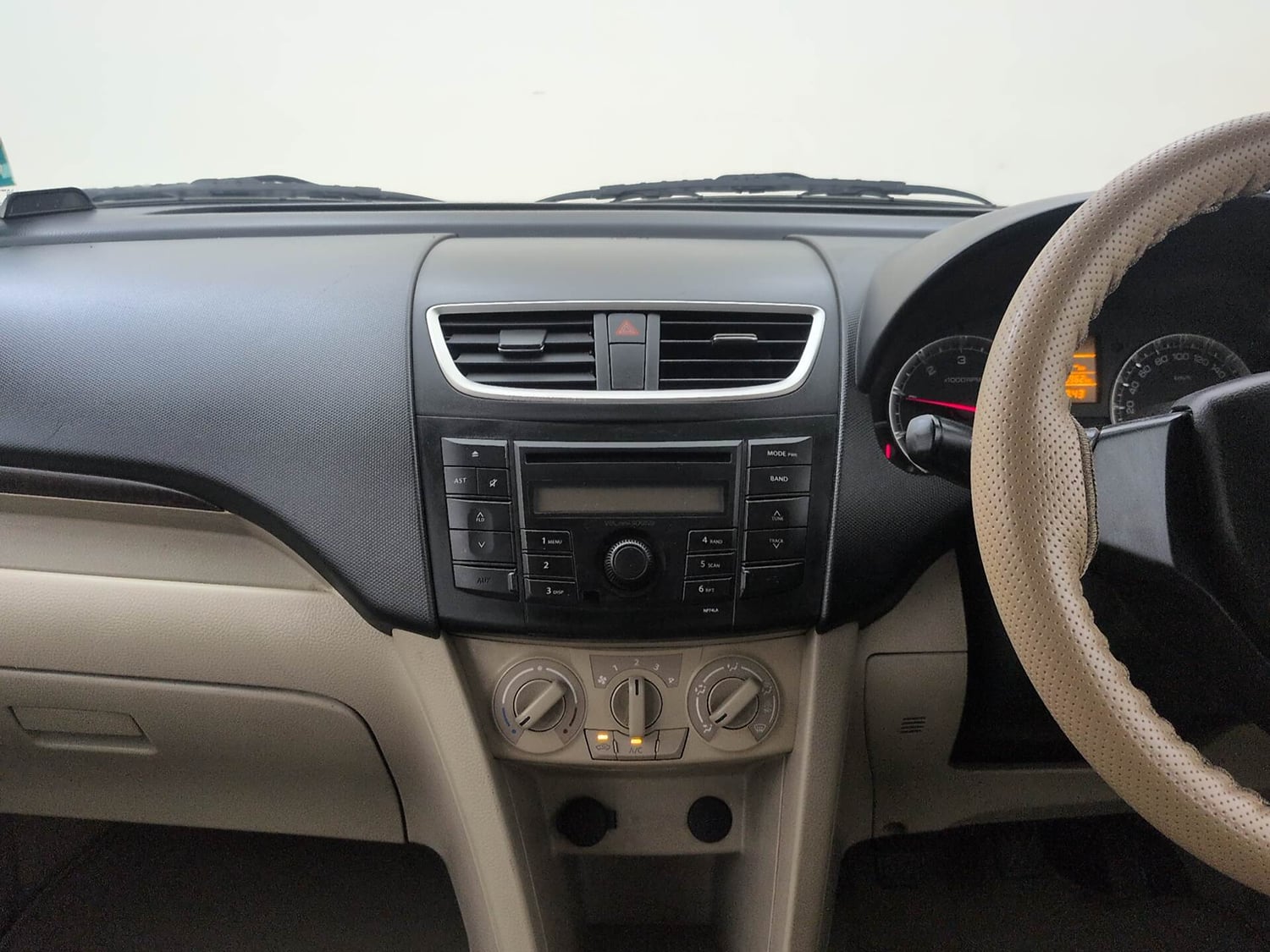 Used 2014 Maruti Suzuki Swift Dzire VDI Diesel Manual interior MUSIC SYSTEM & AC CONTROL VIEW