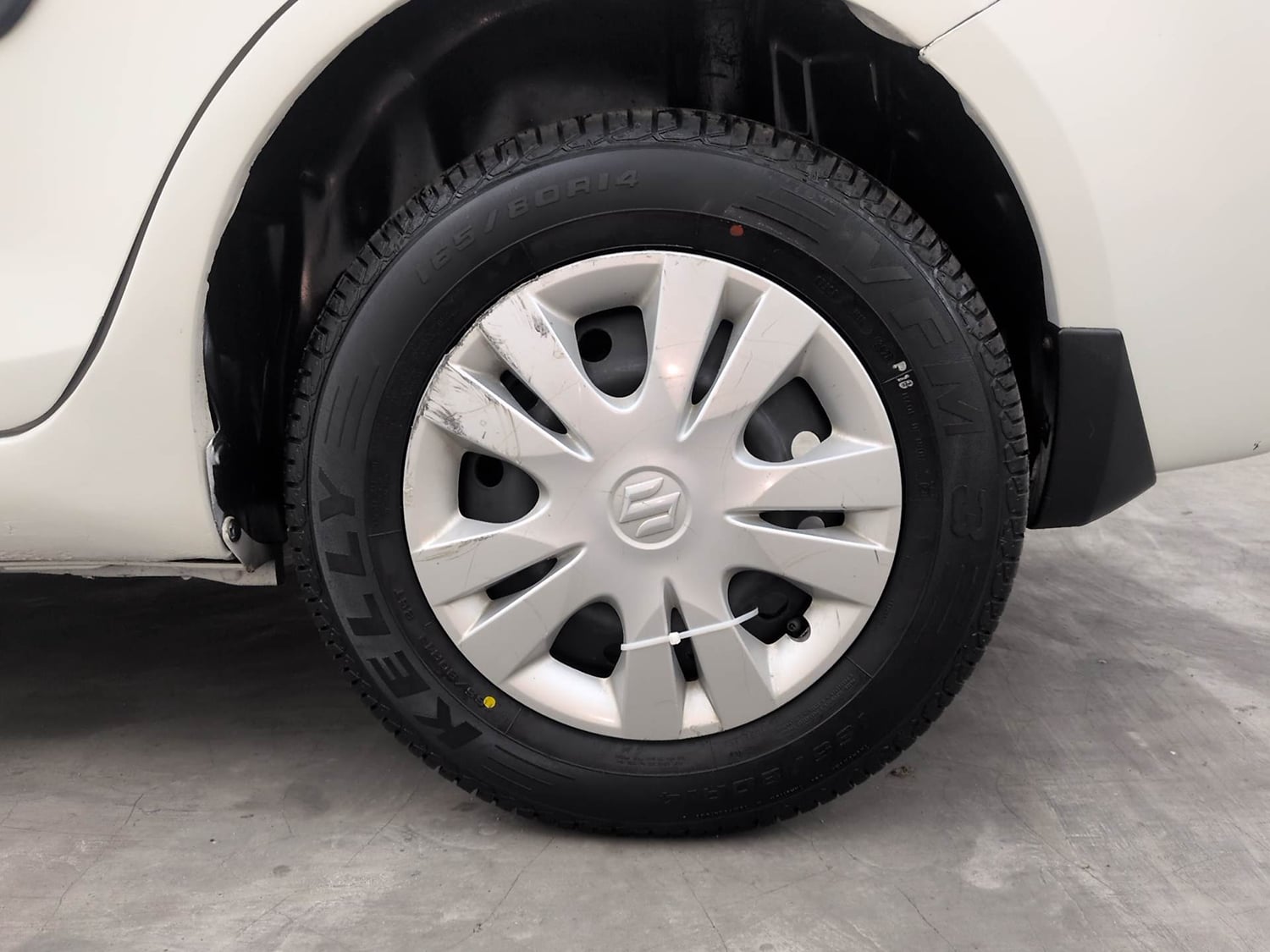 Used 2014 Maruti Suzuki Swift Dzire VDI Diesel Manual tyres LEFT REAR TYRE RIM VIEW