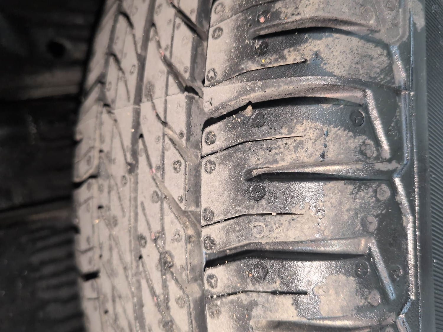 Used 2014 Maruti Suzuki Swift Dzire VDI Diesel Manual tyres LEFT REAR TYRE TREAD VIEW