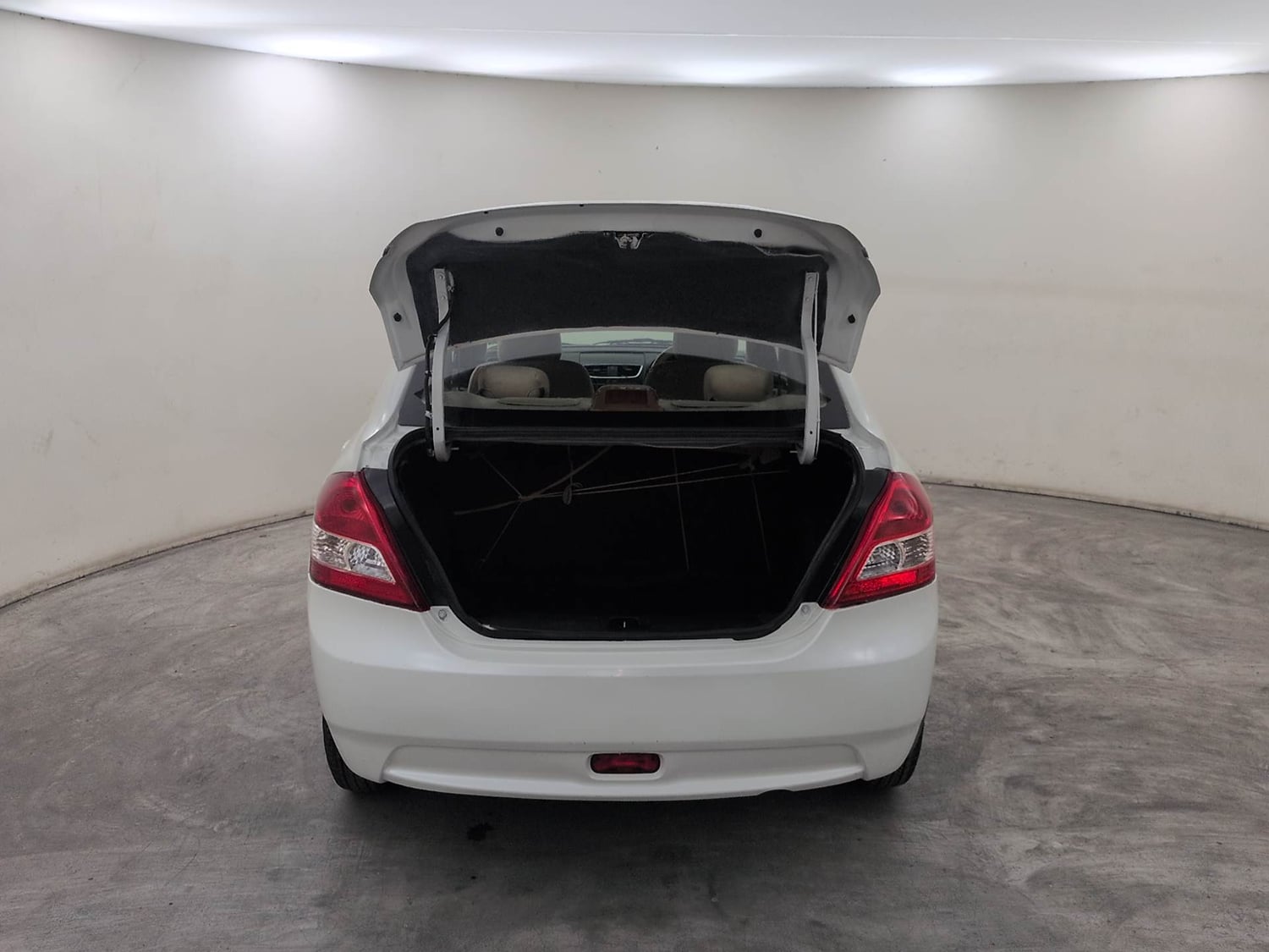 Used 2014 Maruti Suzuki Swift Dzire VDI Diesel Manual interior DICKY DOOR OPEN VIEW