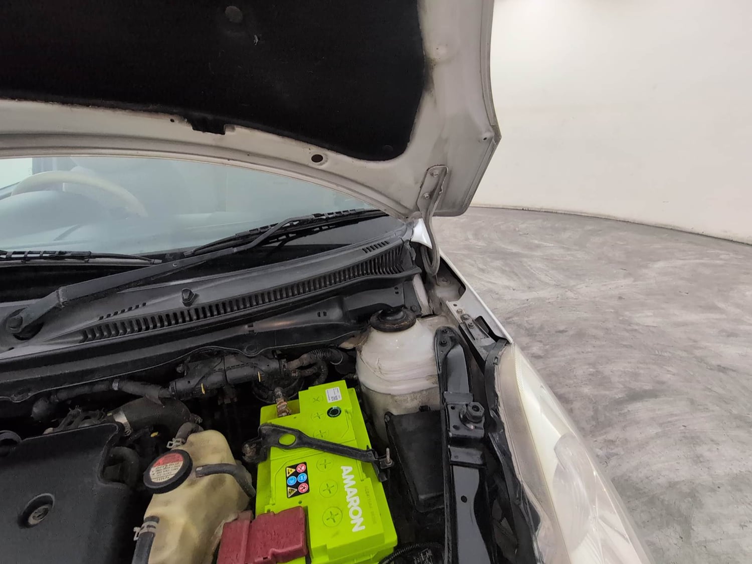 Used 2014 Maruti Suzuki Swift Dzire VDI Diesel Manual engine ENGINE LEFT SIDE HINGE & APRON VIEW