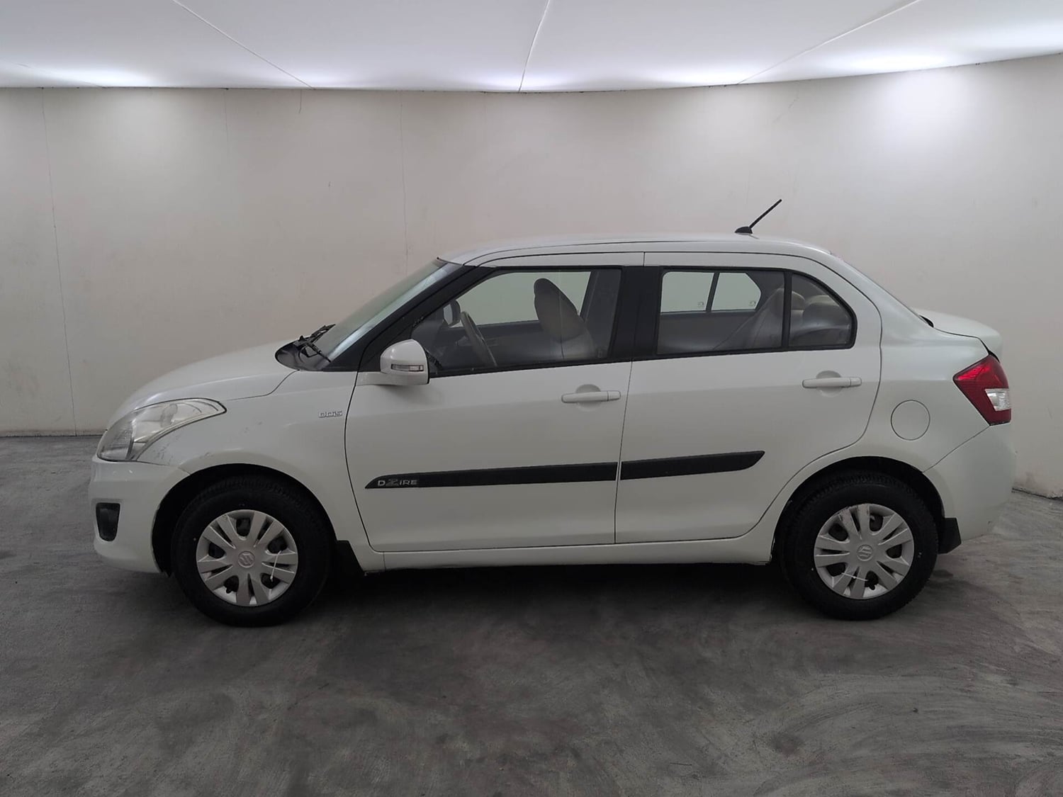 Used 2014 Maruti Suzuki Swift Dzire VDI Diesel Manual exterior LEFT SIDE VIEW
