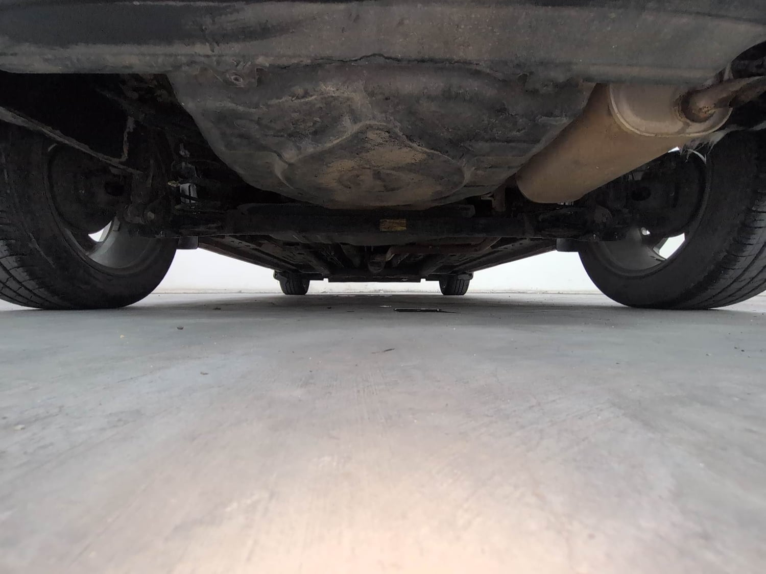 Used 2020 Tata Altroz XZ Petrol Petrol Manual extra REAR UNDERBODY VIEW (TAKEN FROM REAR)