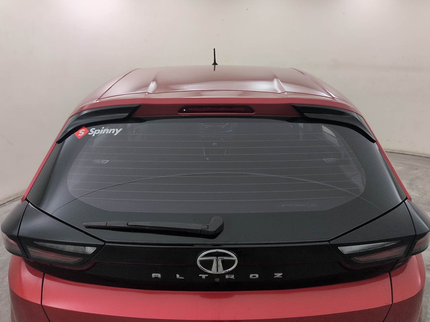 Used 2020 Tata Altroz XZ Petrol Petrol Manual exterior BACK WINDSHIELD VIEW