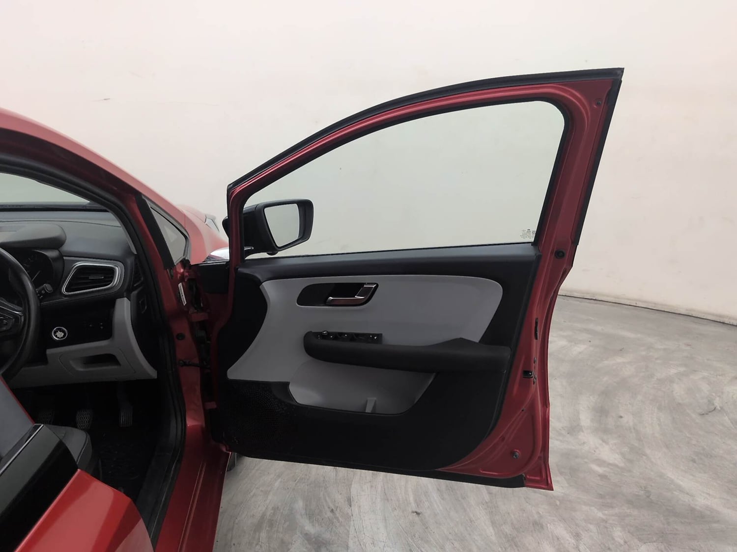 Used 2020 Tata Altroz XZ Petrol Petrol Manual interior RIGHT FRONT DOOR OPEN VIEW
