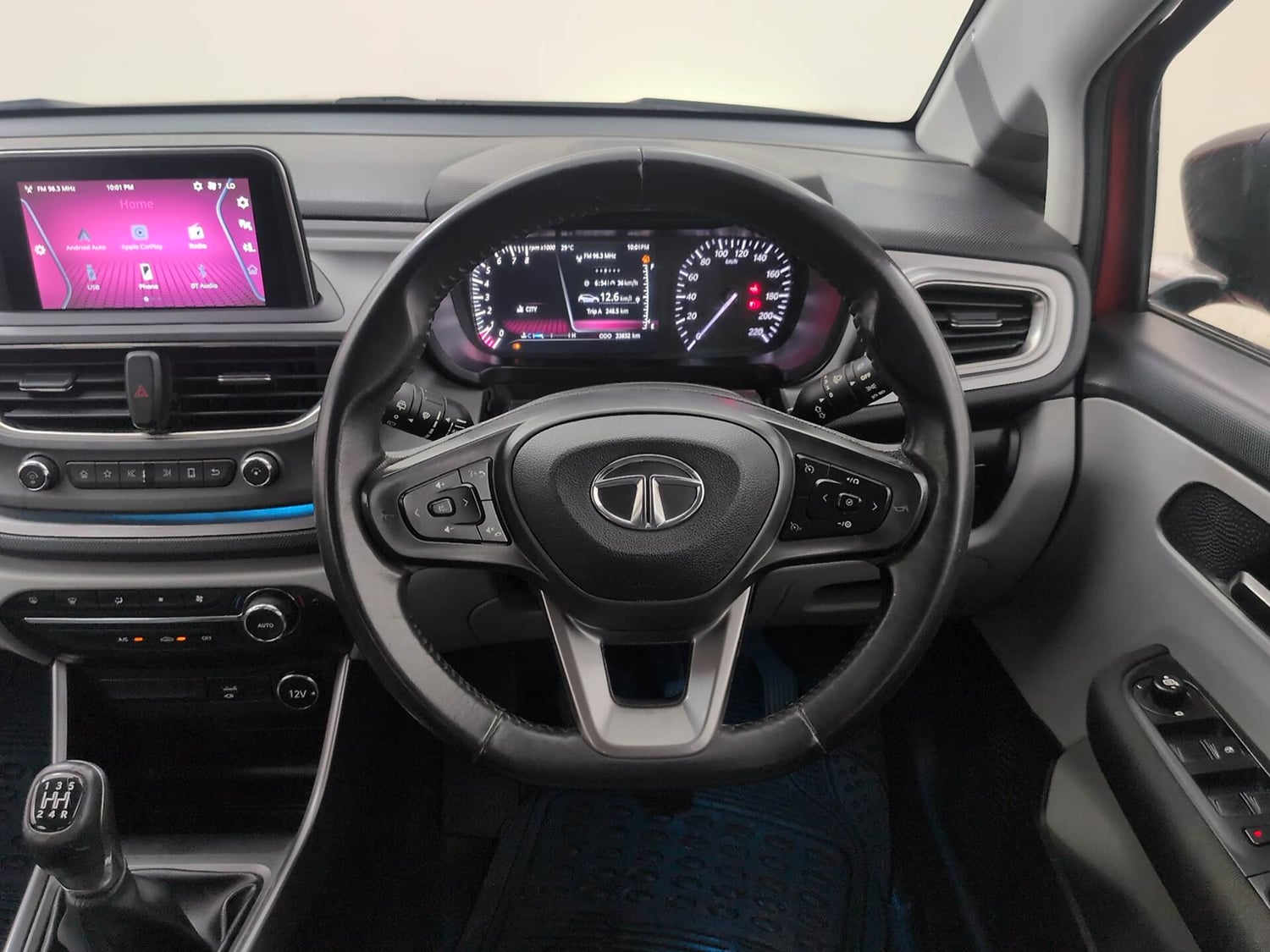 Used 2020 Tata Altroz XZ Petrol Petrol Manual interior STEERING VIEW