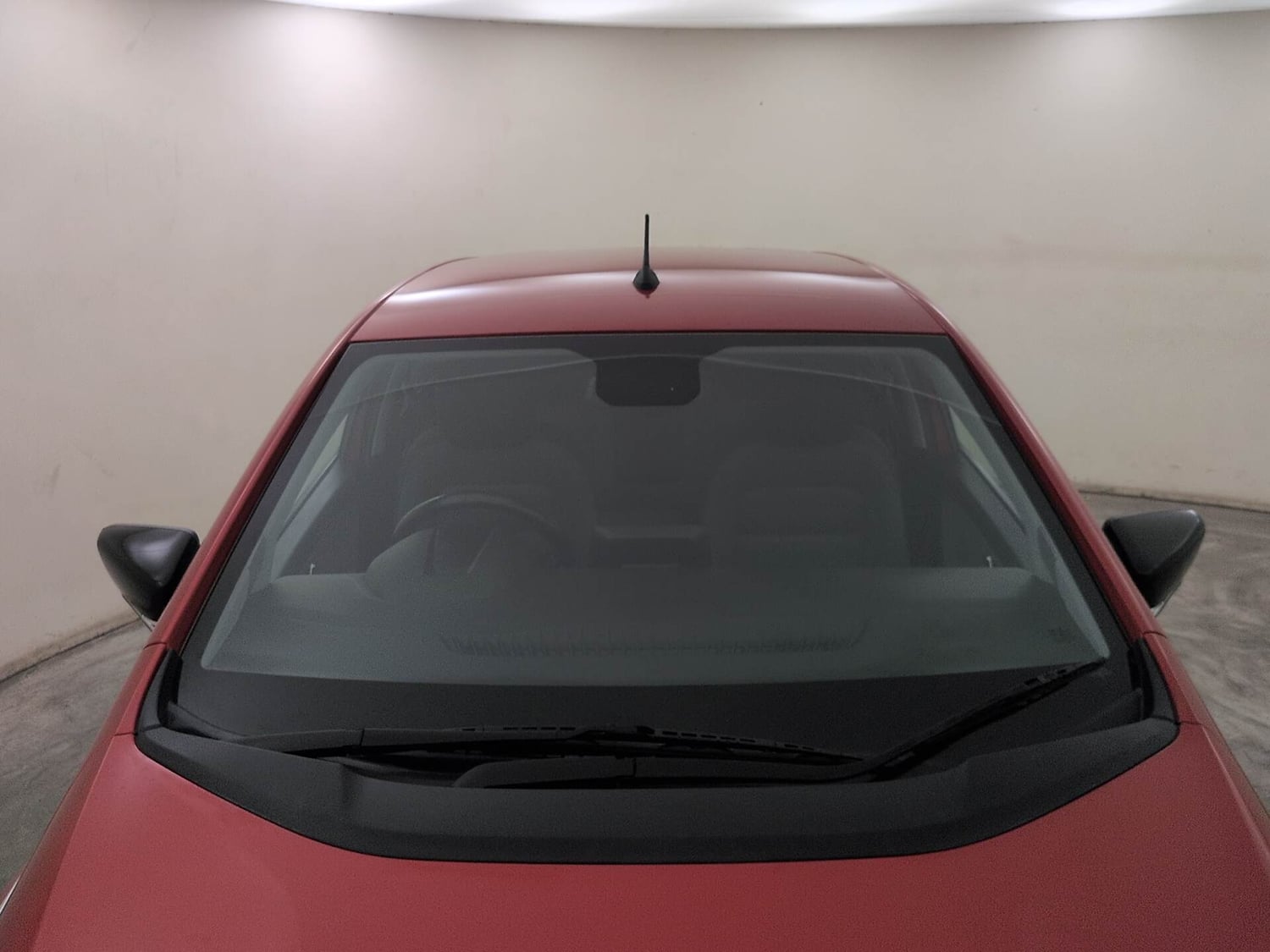 Used 2020 Tata Altroz XZ Petrol Petrol Manual exterior FRONT WINDSHIELD VIEW