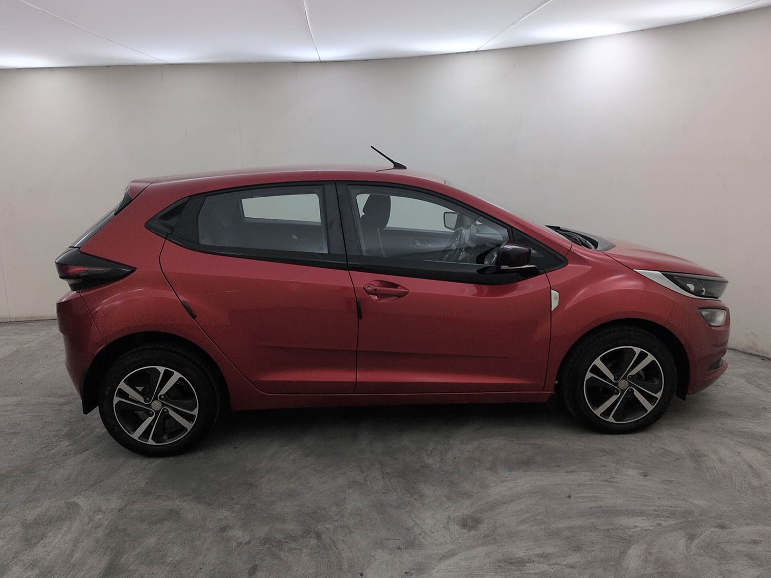 Used 2020 Tata Altroz XZ Petrol Petrol Manual exterior RIGHT SIDE VIEW