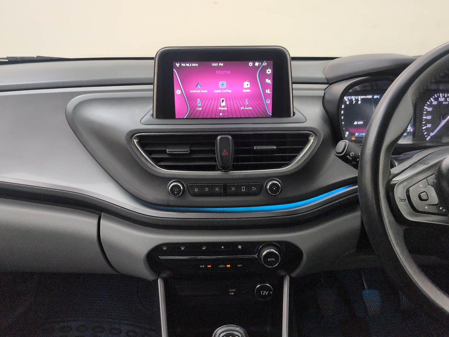 Used 2020 Tata Altroz XZ Petrol Petrol Manual interior MUSIC SYSTEM & AC CONTROL VIEW