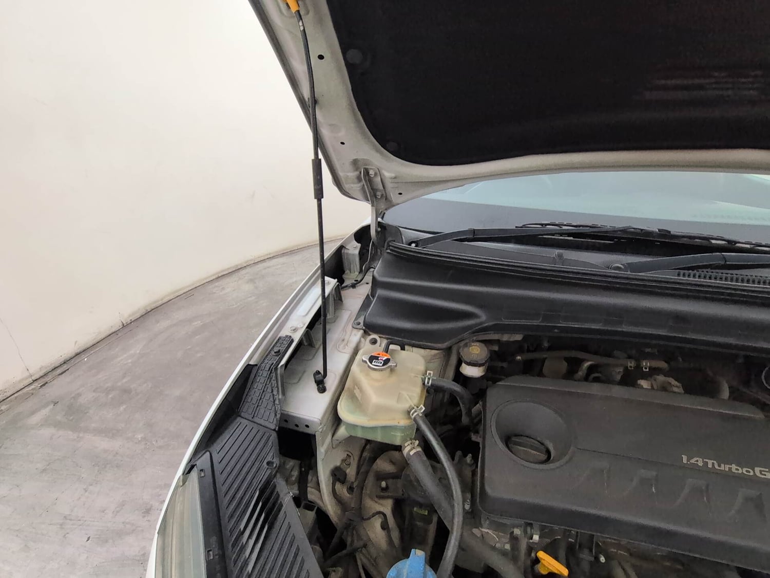Used 2020 Hyundai Creta SX (O) 1.4 Turbo 7 DCT Petrol Automatic engine ENGINE RIGHT SIDE HINGE & APRON VIEW