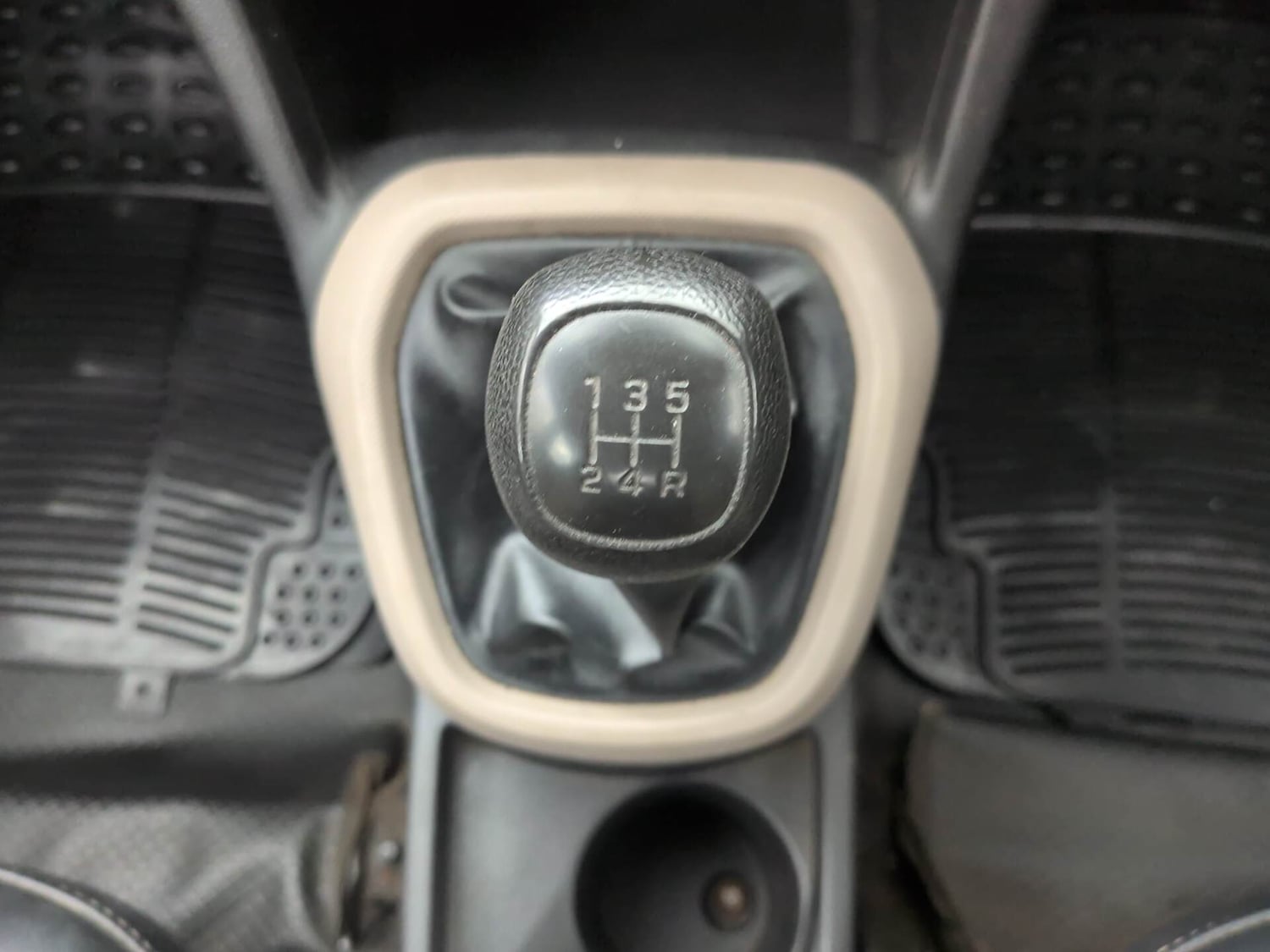 Used 2018 Hyundai Grand i10 Magna 1.2 Kappa VTVT Petrol Manual interior GEAR  KNOB VIEW