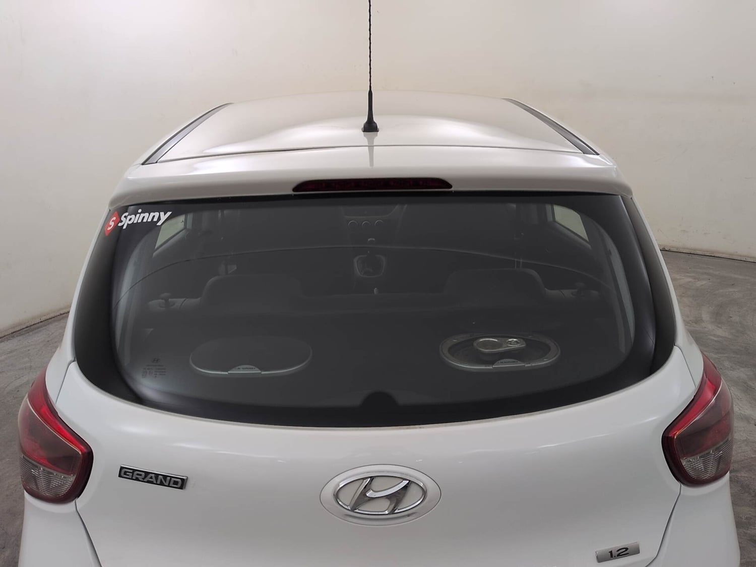 Used 2018 Hyundai Grand i10 Magna 1.2 Kappa VTVT Petrol Manual exterior BACK WINDSHIELD VIEW