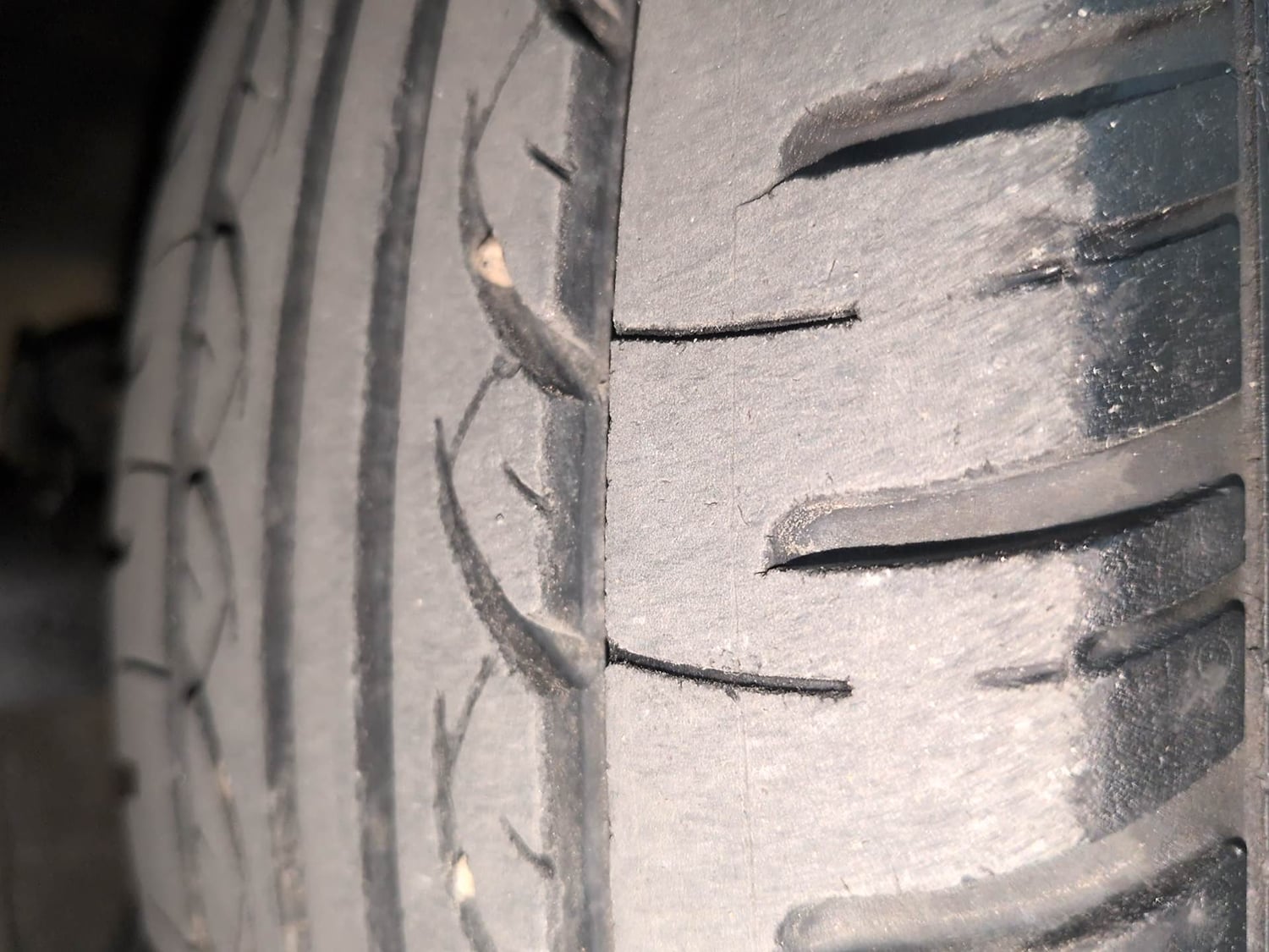 Used 2018 Hyundai Grand i10 Magna 1.2 Kappa VTVT Petrol Manual tyres LEFT FRONT TYRE TREAD VIEW
