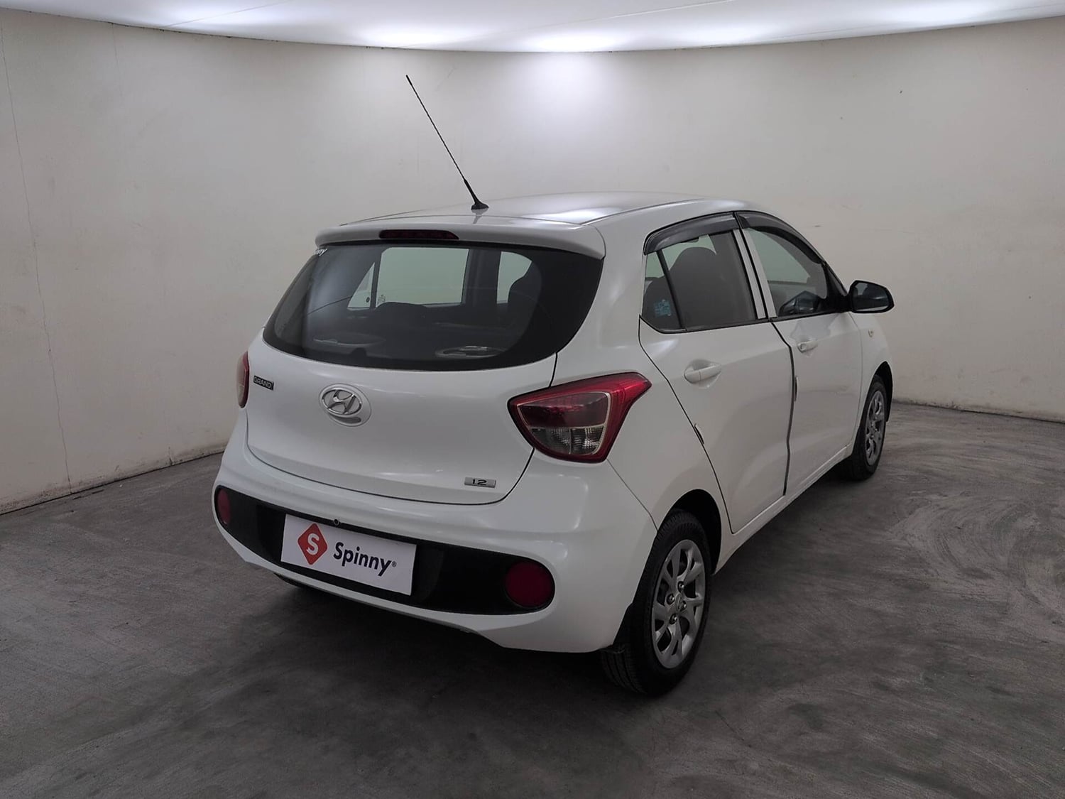 Used 2018 Hyundai Grand i10 Magna 1.2 Kappa VTVT Petrol Manual exterior RIGHT REAR CORNER VIEW