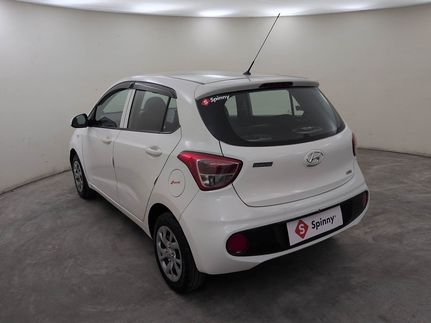 Used 2018 Hyundai Grand i10 Magna 1.2 Kappa VTVT Petrol Manual exterior LEFT REAR CORNER VIEW