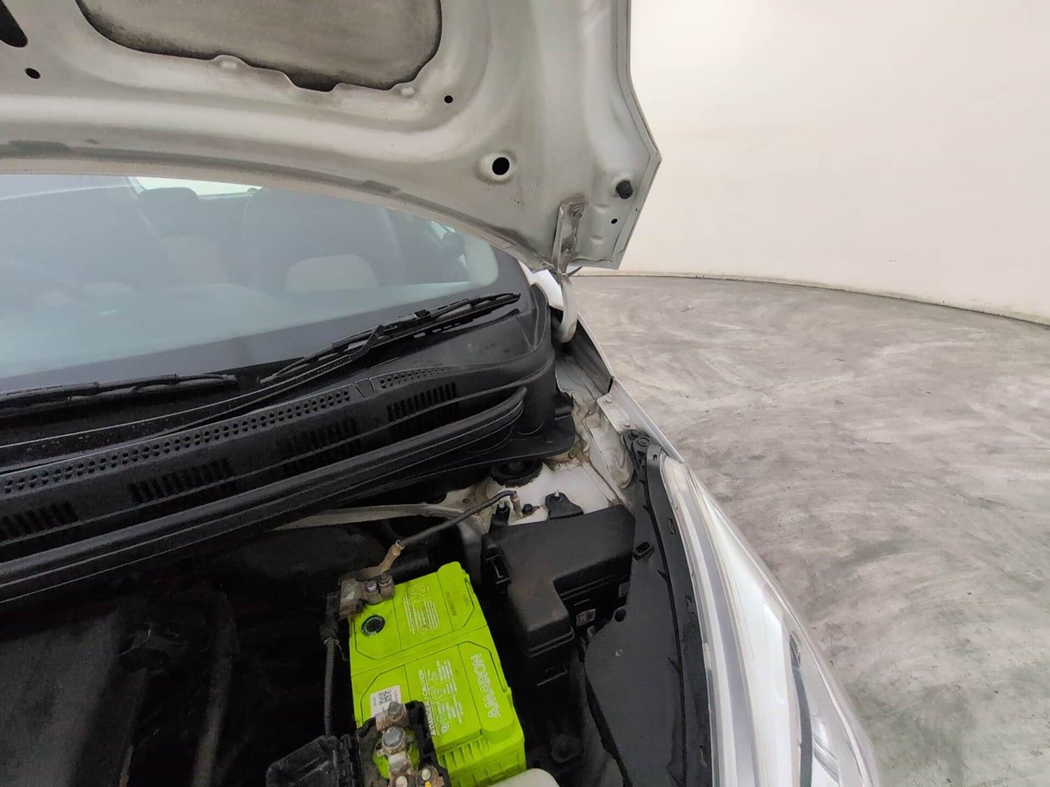 Used 2018 Hyundai Grand i10 Magna 1.2 Kappa VTVT Petrol Manual engine ENGINE LEFT SIDE HINGE & APRON VIEW