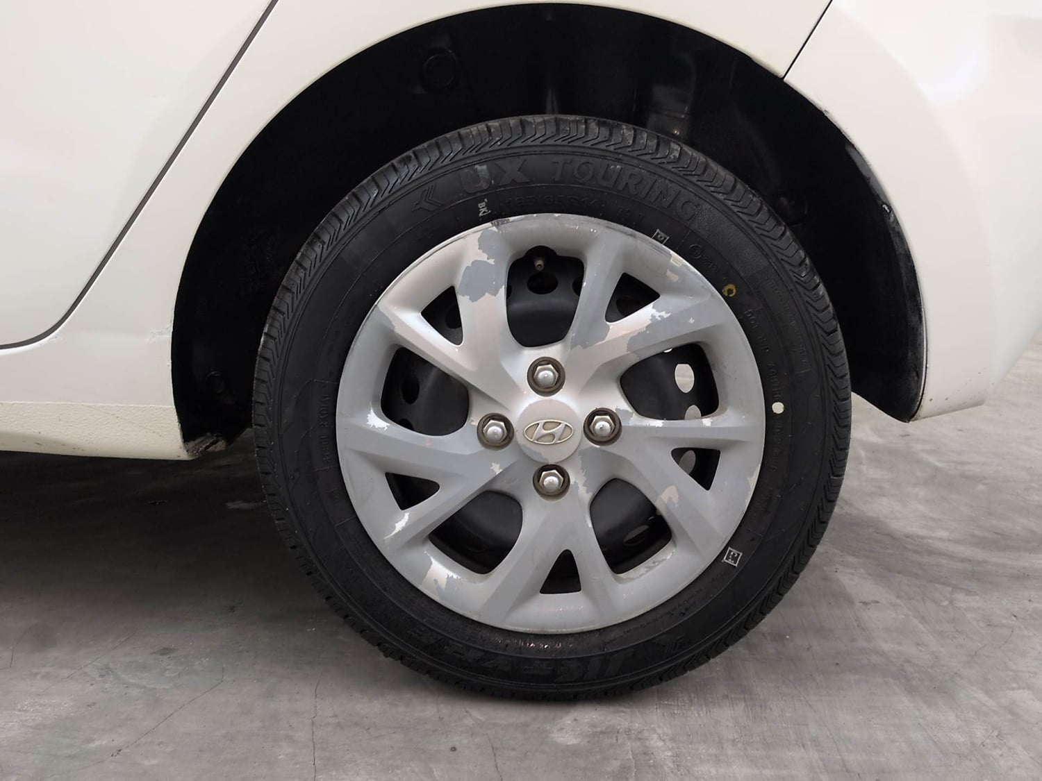 Used 2018 Hyundai Grand i10 Magna 1.2 Kappa VTVT Petrol Manual tyres LEFT REAR TYRE RIM VIEW