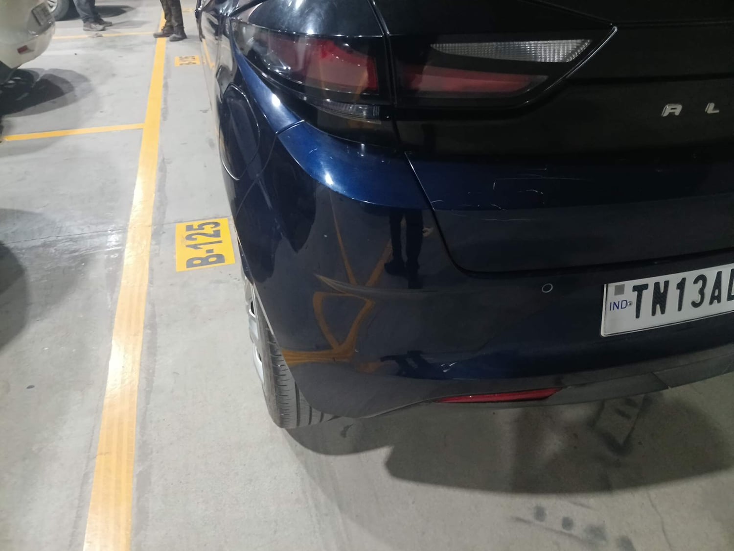 Used 2024 Tata Altroz XTA Petrol Petrol Automatic dents MINOR SCRATCH