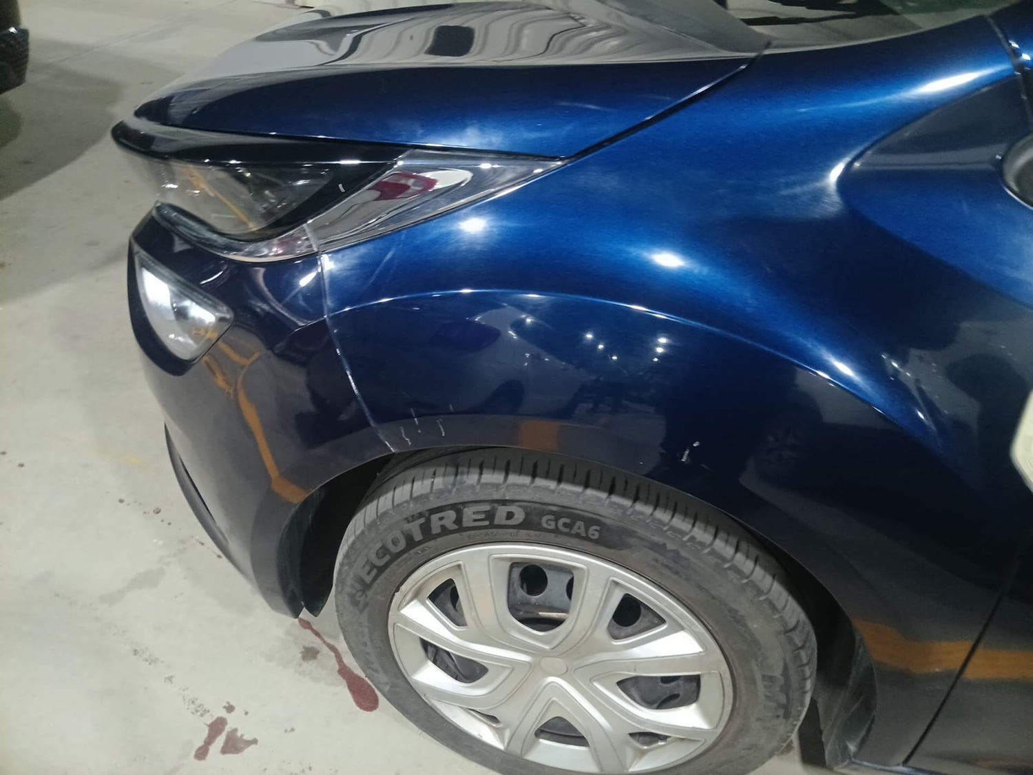 Used 2024 Tata Altroz XTA Petrol Petrol Automatic dents MINOR SCRATCH